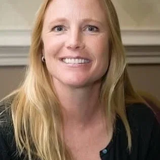  Amy Steel