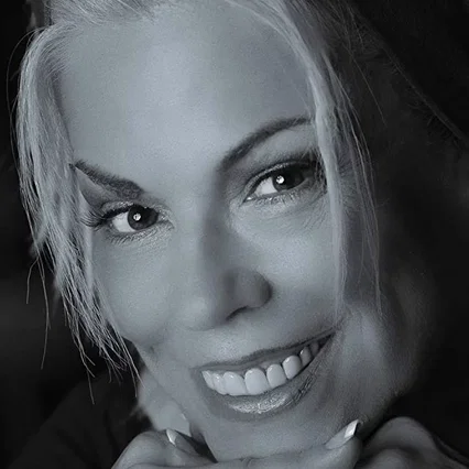  Anne Gaybis