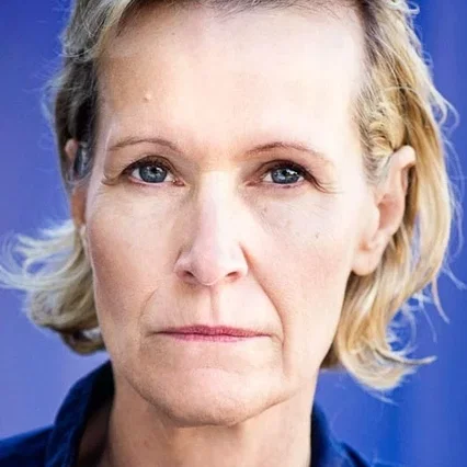  Barbara Bingham