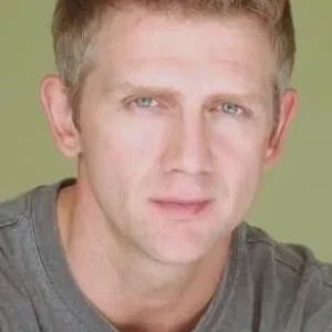  Gordon Currie