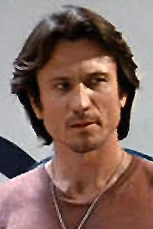  Crofton Hardester photo