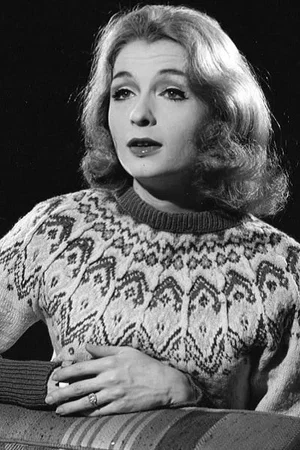  Carrie Nye photo