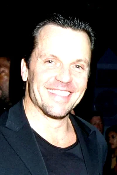  Roger Wilson