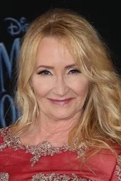  Karen Dotrice