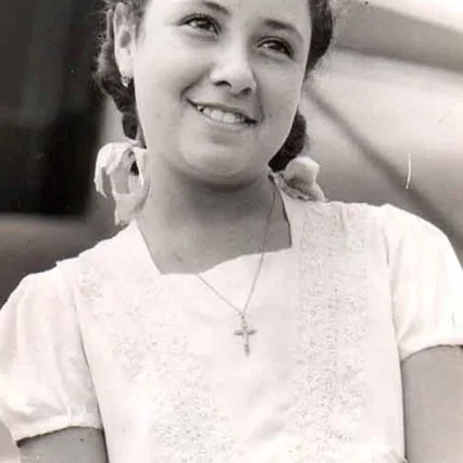  Evita Munoz