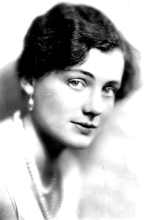  Frieda Inescort