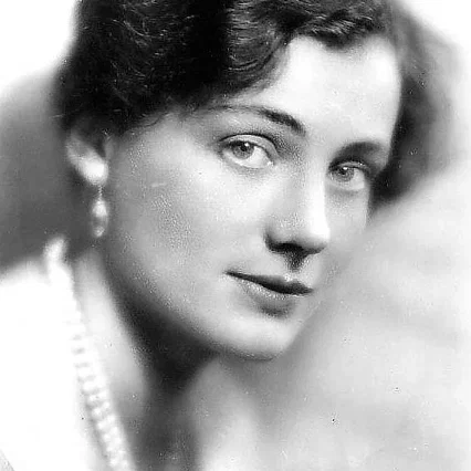  Frieda Inescort
