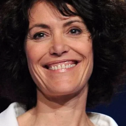  Caroline Tresca