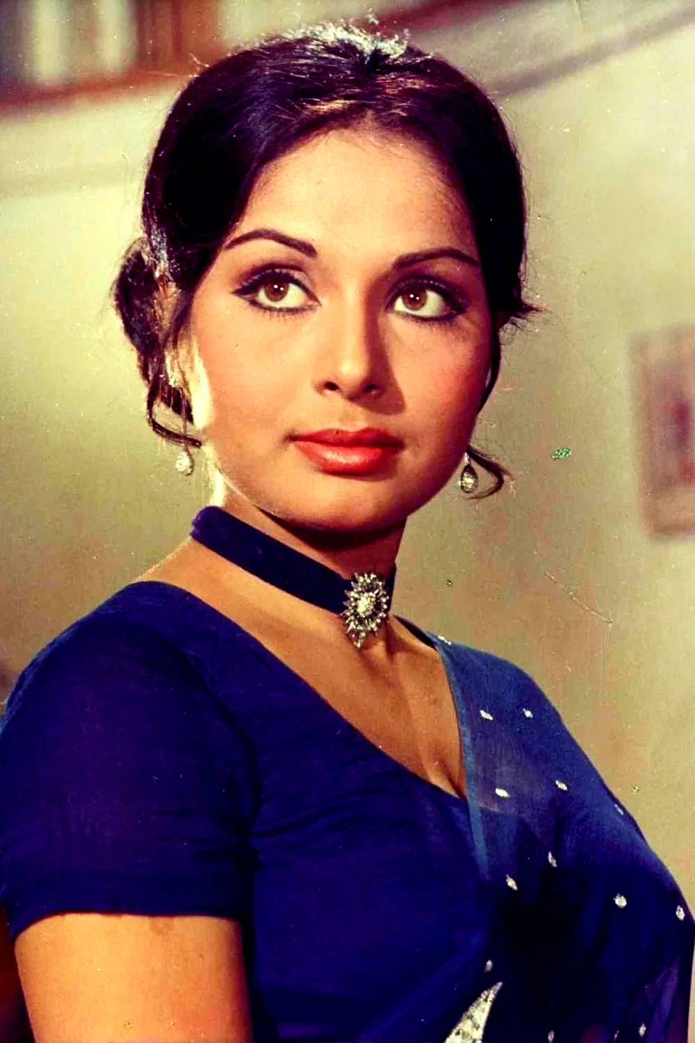  Rakhee Gulzar