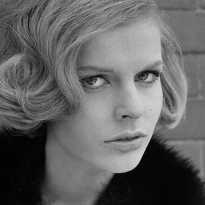 Photo star :  Astrid Frank