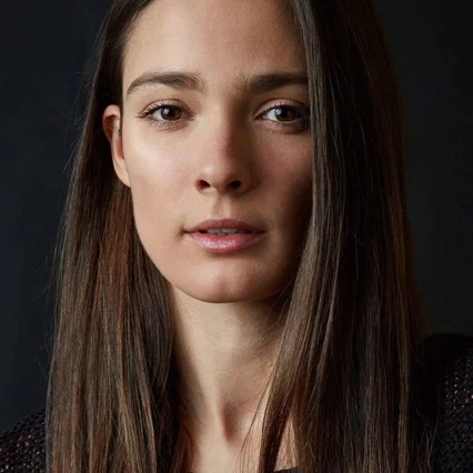  Lorina Kamburova