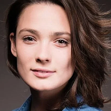  Lorina Kamburova
