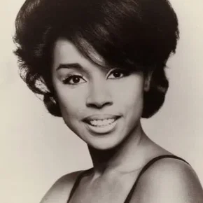 Photo star :  Diahann Carroll