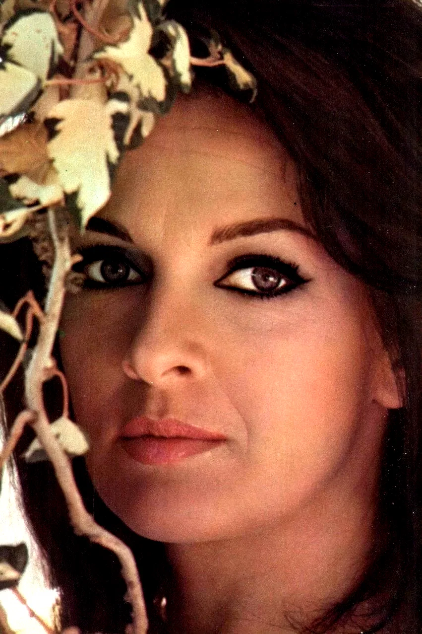 Lisa Gastoni