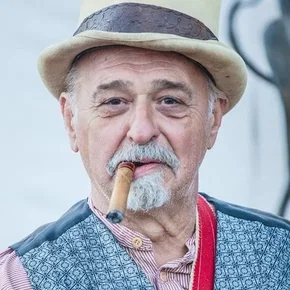 Photo star :  Peter Sherayko
