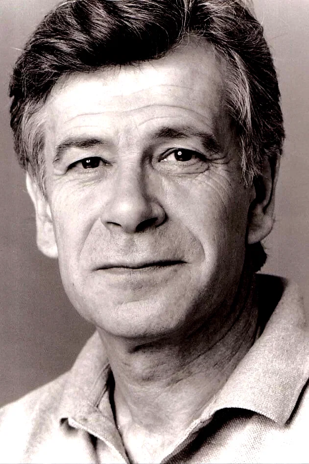  Robert East