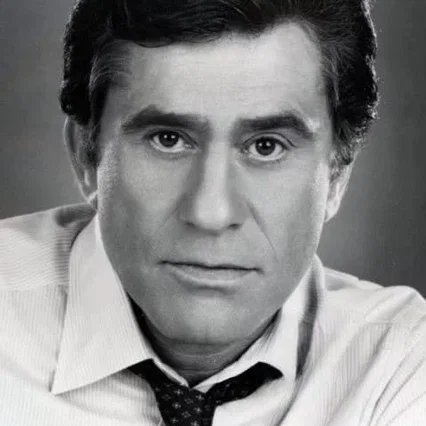  James Farentino