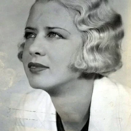  Ruth Lee