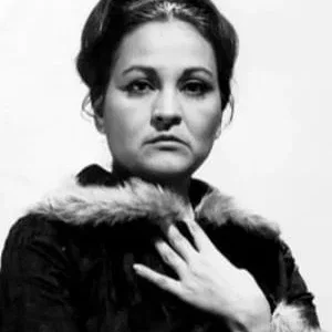  Eleni Karpeta