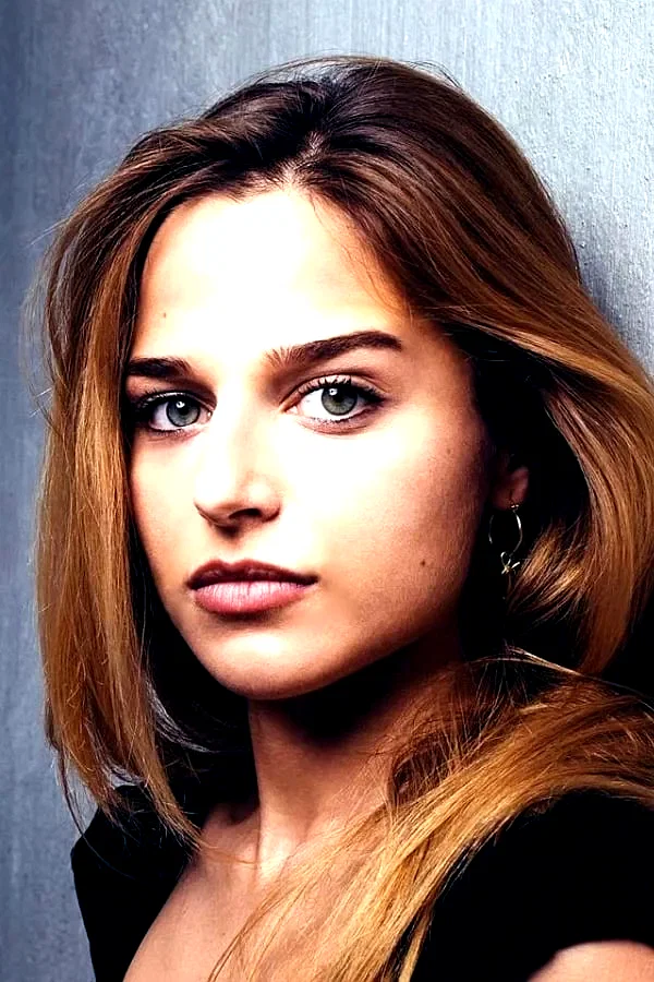  Stephanie Nur