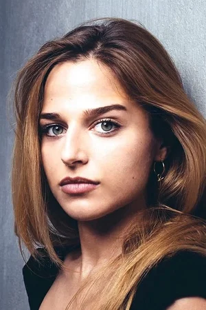  Stephanie Nur photo