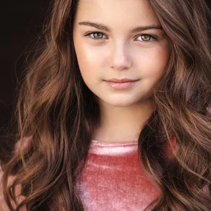  Mila Harris