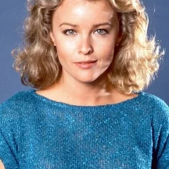  Faye Grant