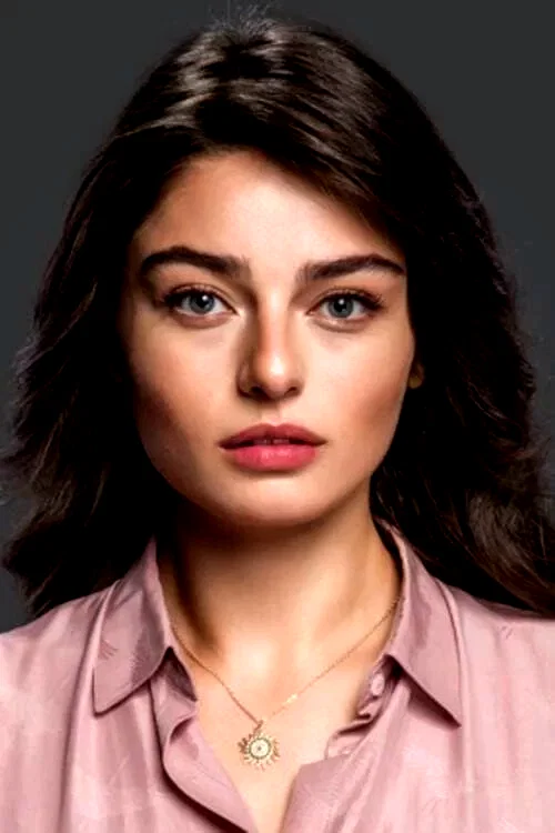  Ayça Ayşin Turan