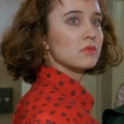  Anne Bobby