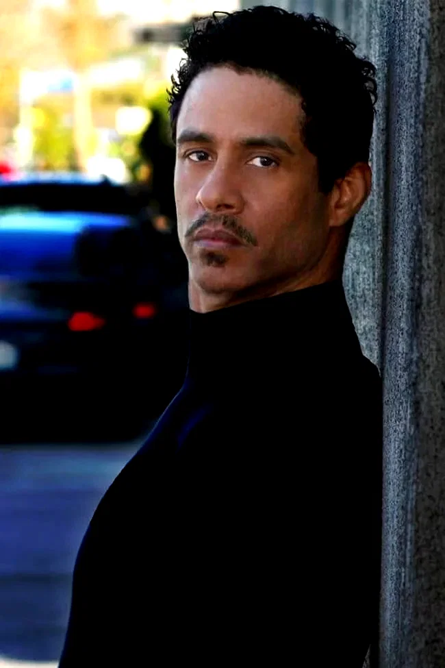  Adolfo Quinones