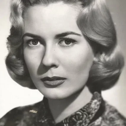  Emma Danieli