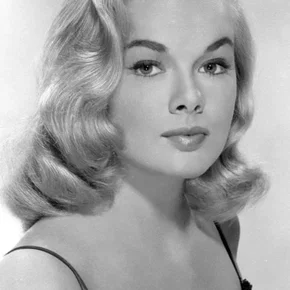 Photo star :  Leslie Parrish