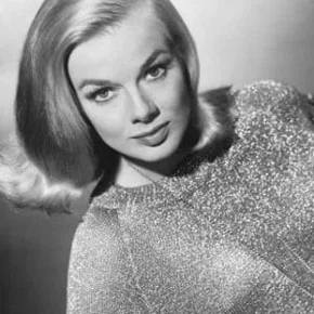 Photo star :  Leslie Parrish
