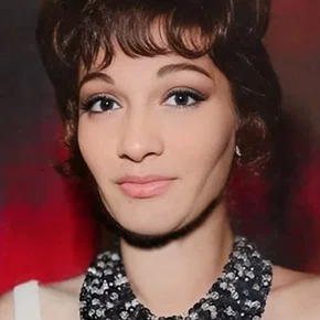 Photo star :  Ayfer Feray