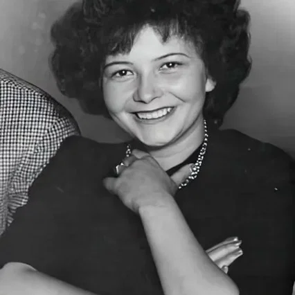  Claire Brilletti