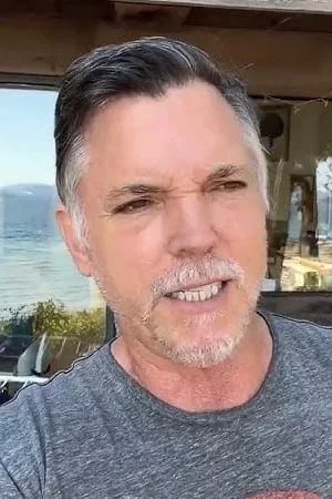 Nicholas Lea photo