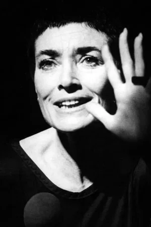  Beatrice Arnac photo