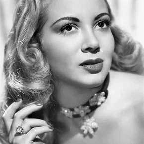 Photo star : Monica Lewis