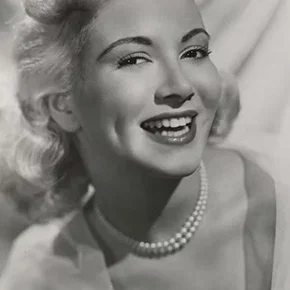 Photo star : Monica Lewis