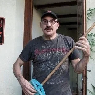  Johnny Vavouras