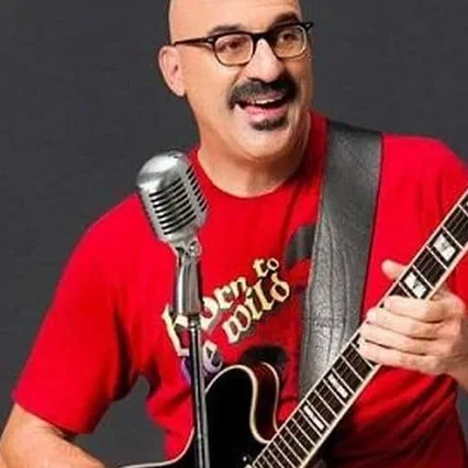  Johnny Vavouras
