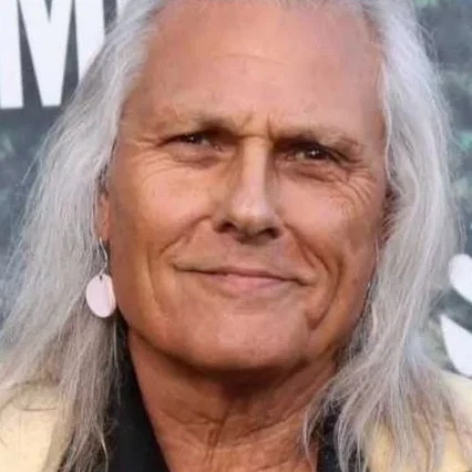  Michael Horse