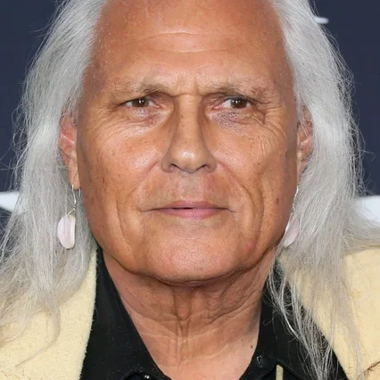  Michael Horse