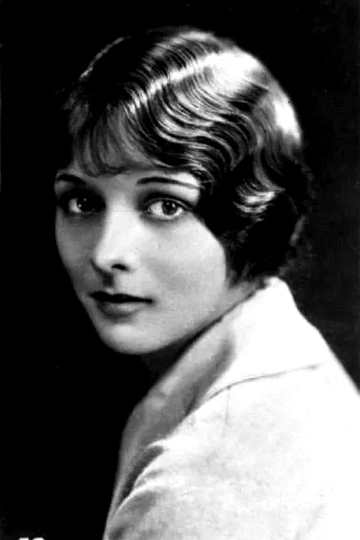  Gillian Lind