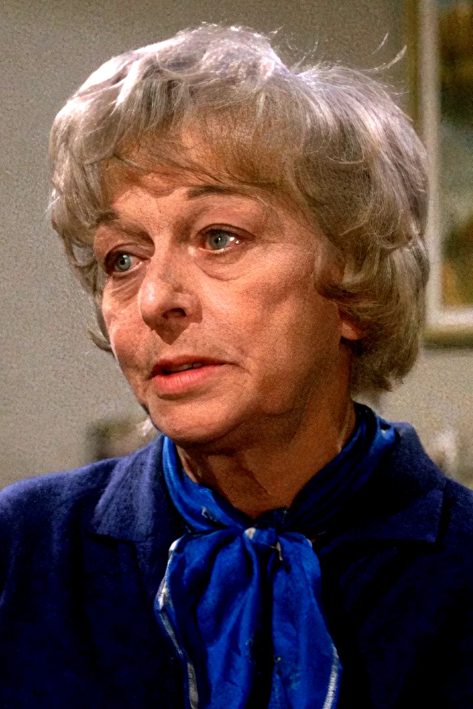  Gillian Lind