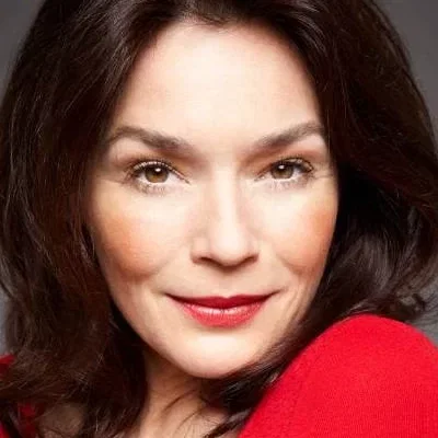 Julia Stemberger