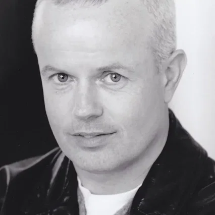 Gary  Jones 