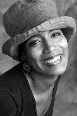 Nancy Giles photo