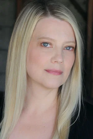 Kellie Overbey photo