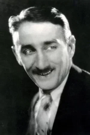  Clyde Cook